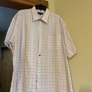 Men’s short sleeved button down